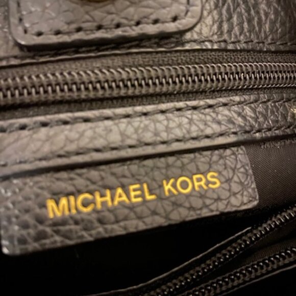 Michael Kors Black Leather crossbody bag EUC - Picture 3 of 13